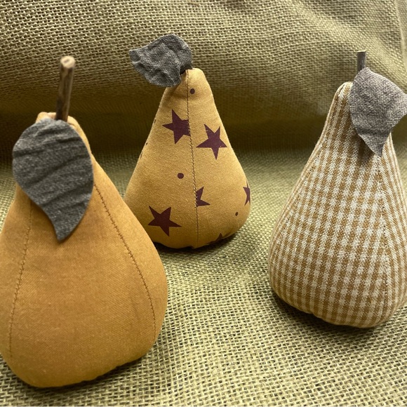 Homespun Pears, Set of 3 Cloth Pears in charming design. - Picture 6 of 6